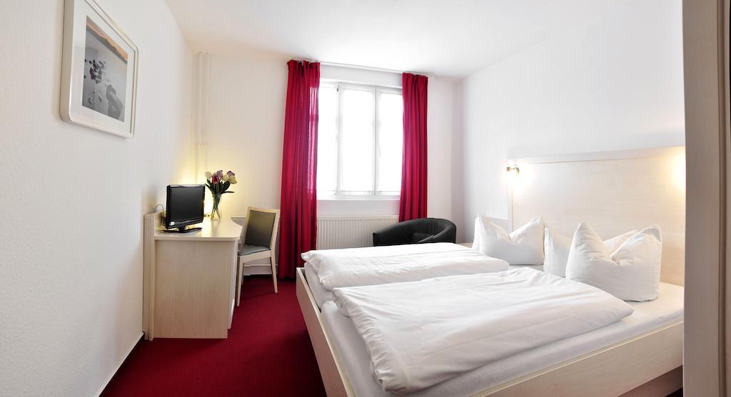 Apart Hotel Ferdinand Berlijn Buitenkant foto